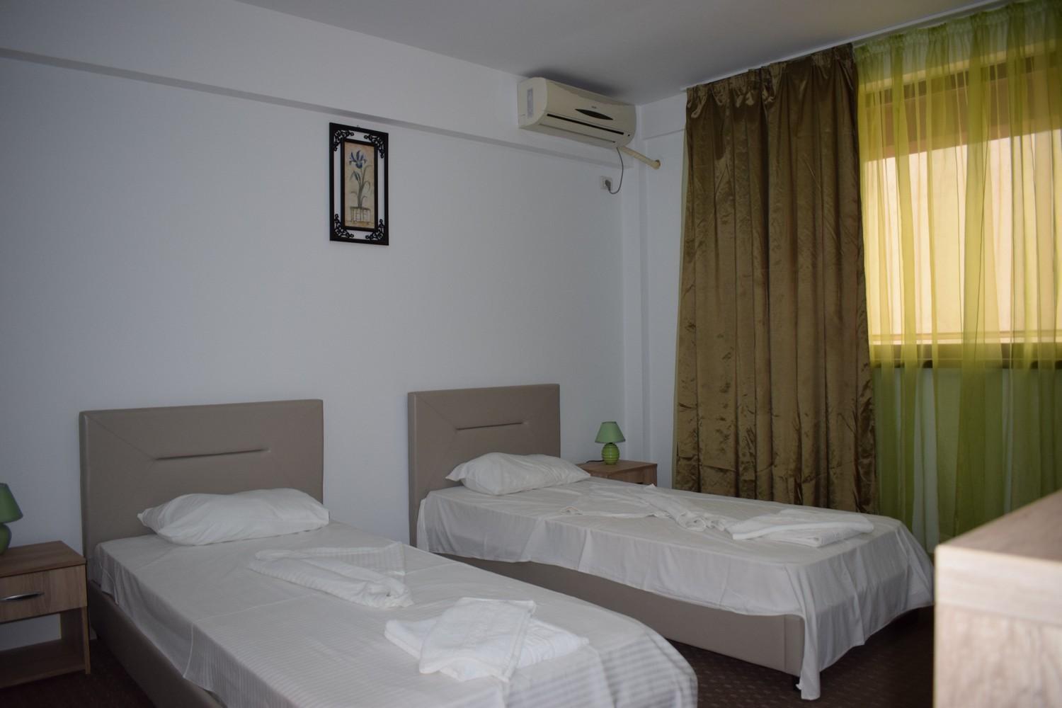 Hotel Ibiza Eforie Bagian luar foto