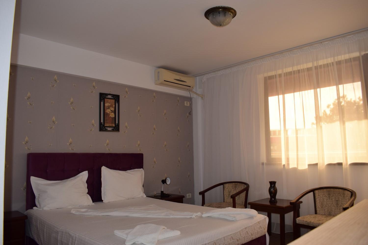 Hotel Ibiza Eforie Bagian luar foto