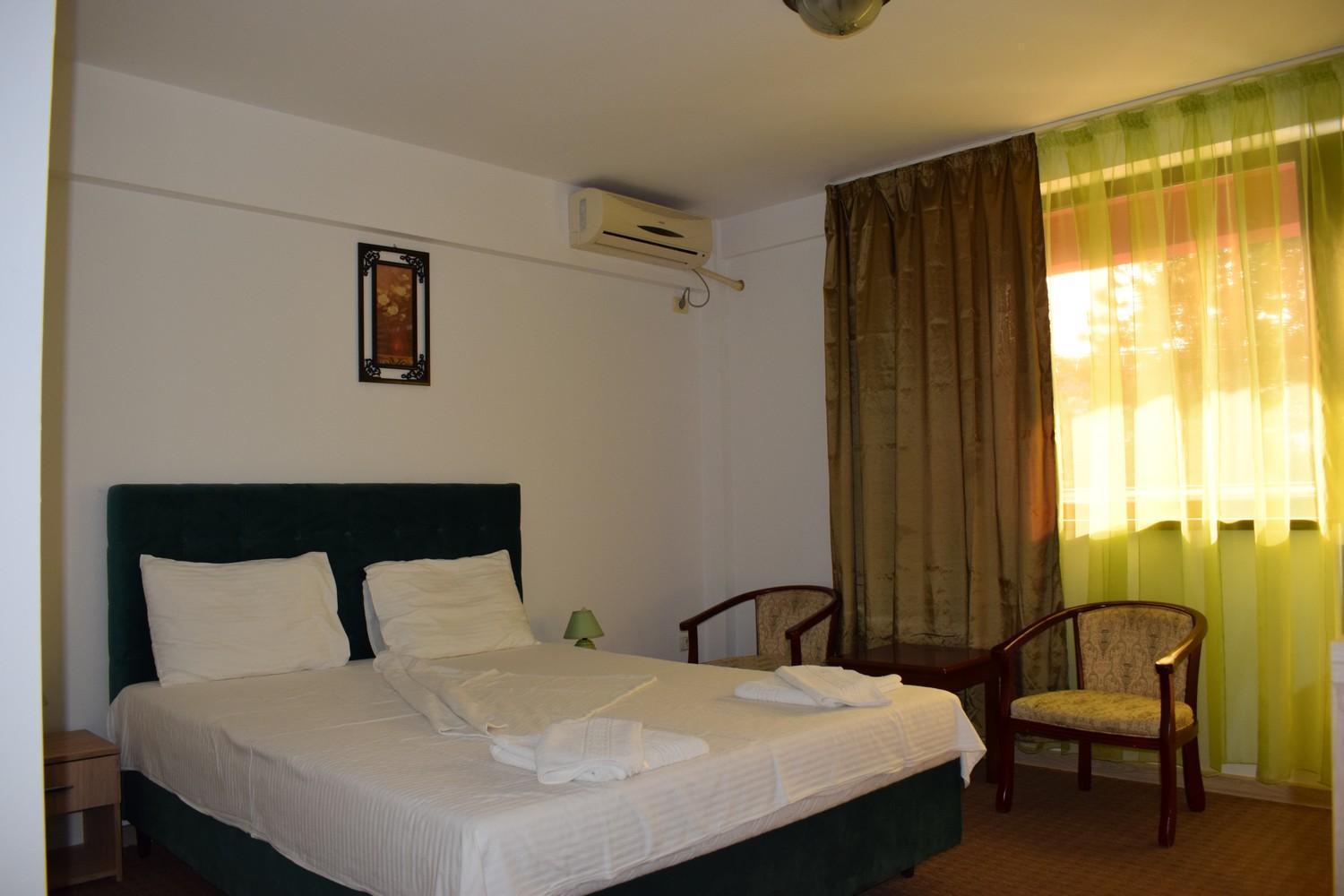 Hotel Ibiza Eforie Bagian luar foto